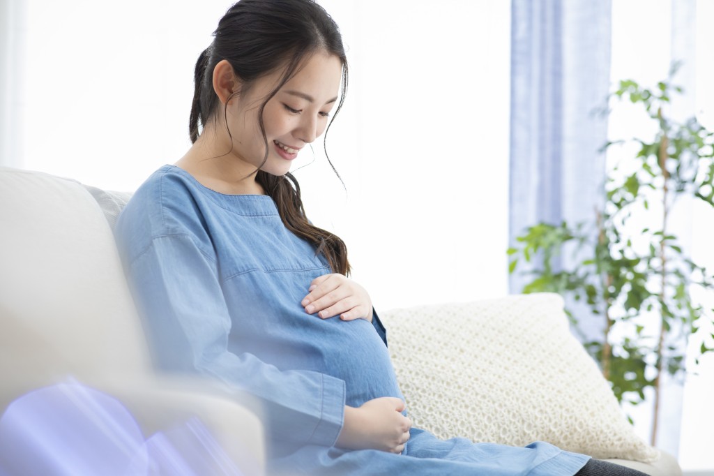 矯正中に妊娠した場合は治療継続可能か　歯列矯正途中での妊娠について