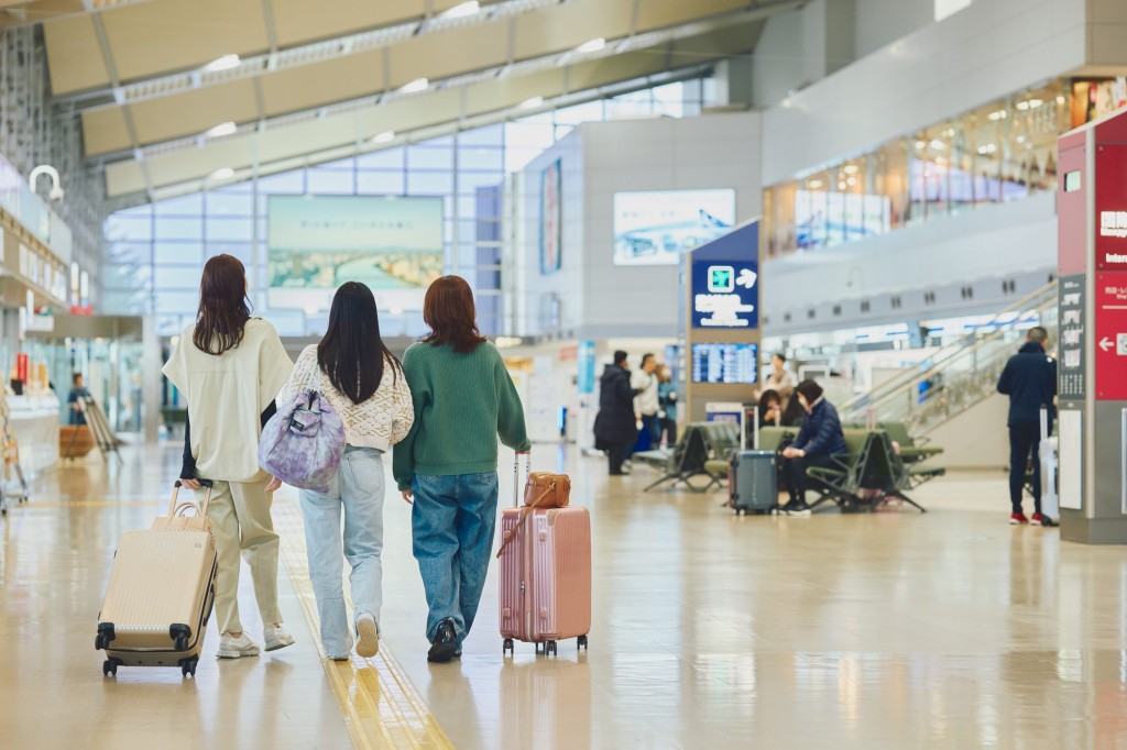 矯正中の食事はどうするの？ 外食・旅行も歯列矯正中でも楽しみたい